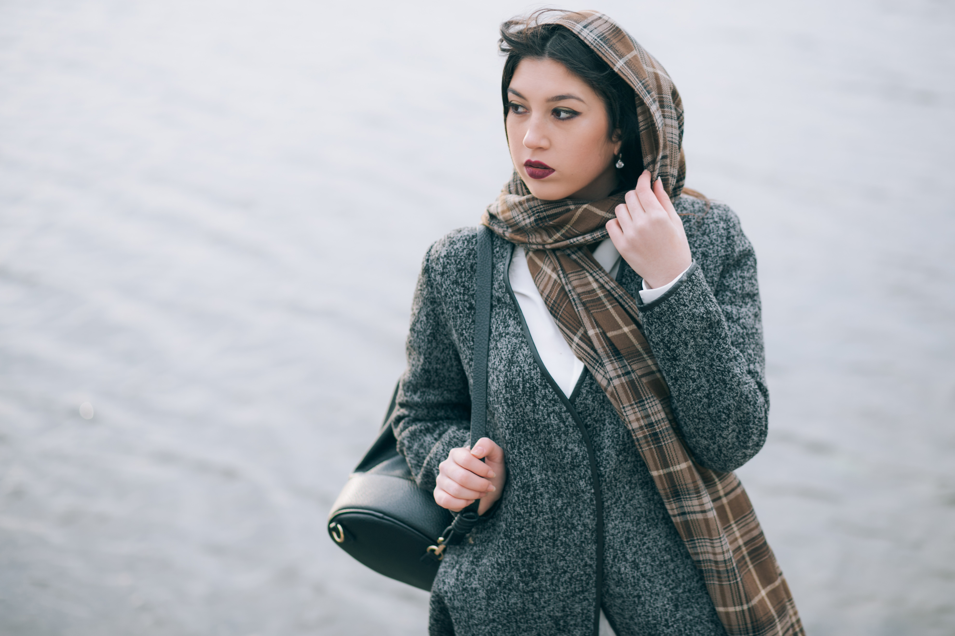 Comment porter un foulard avec style ? Nos idées pour chaque saison
